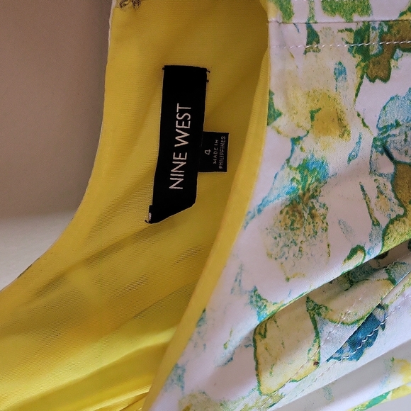 Floral pattern dress with pockets Size 4 - Picture 2 of 6